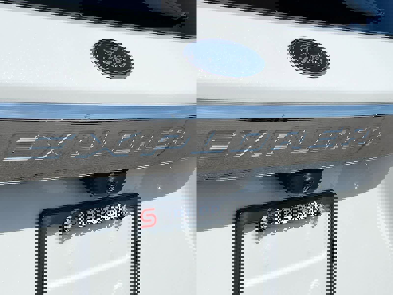 Used 2023 Ford Explorer Limited w/ Limited Technology Package image 12