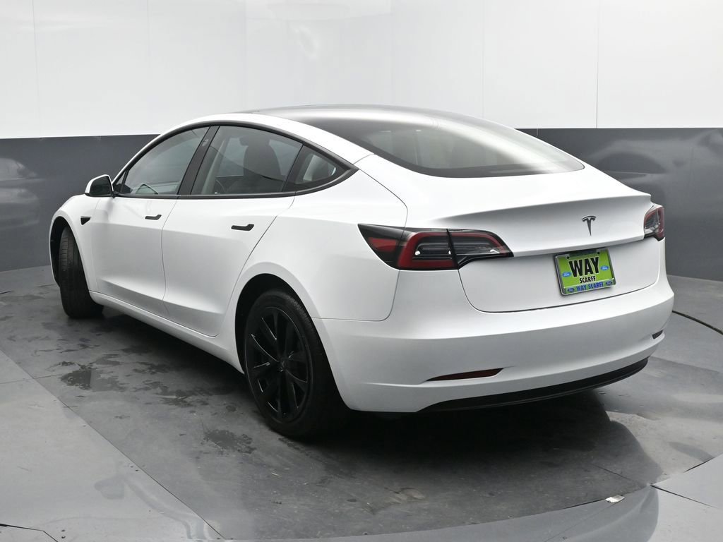 Used 2023 Tesla Model 3 Standard Range image 4