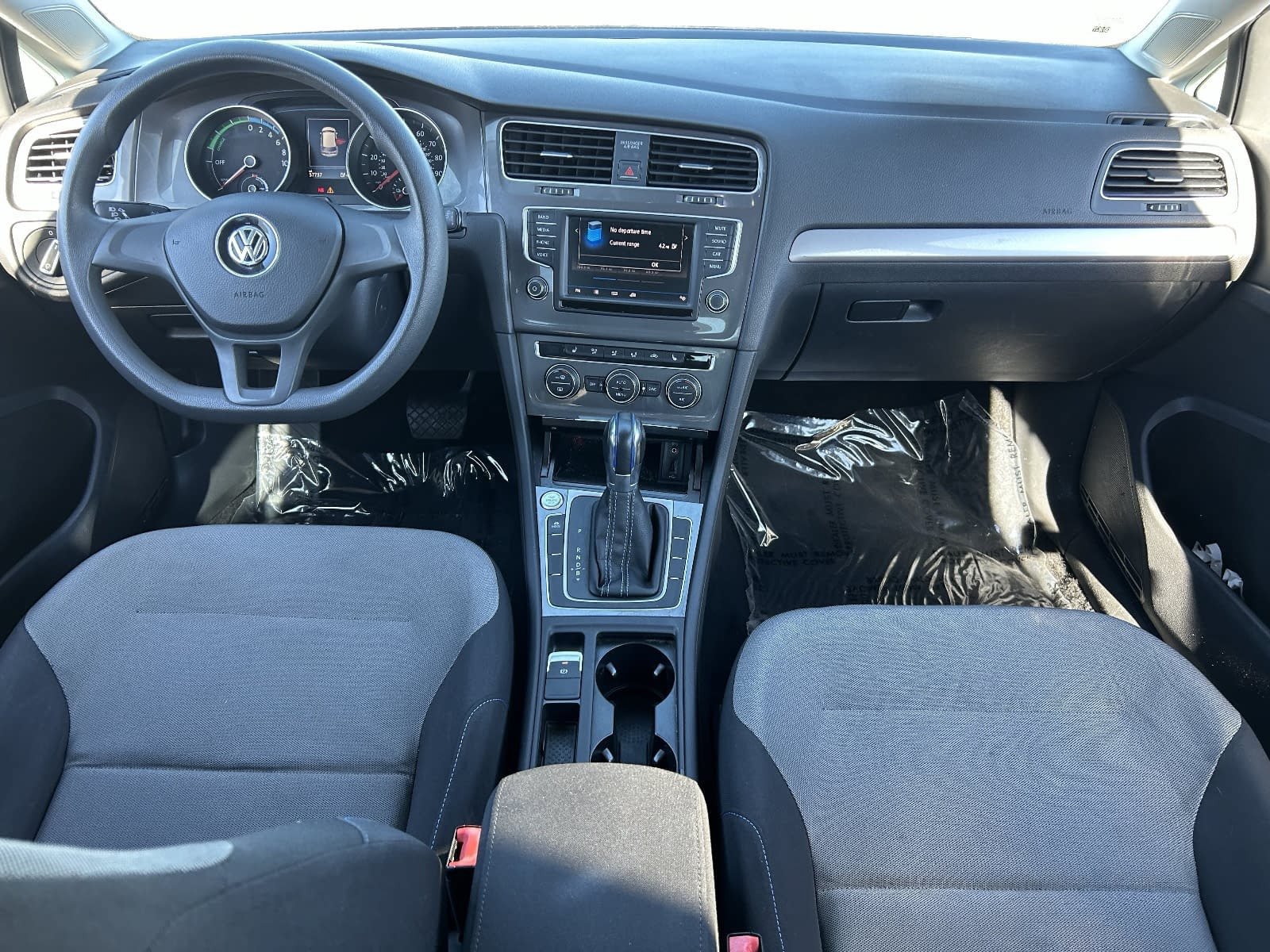 Used 2016 Volkswagen e-Golf SE w/ DC Fast Charging Package FWD image 18