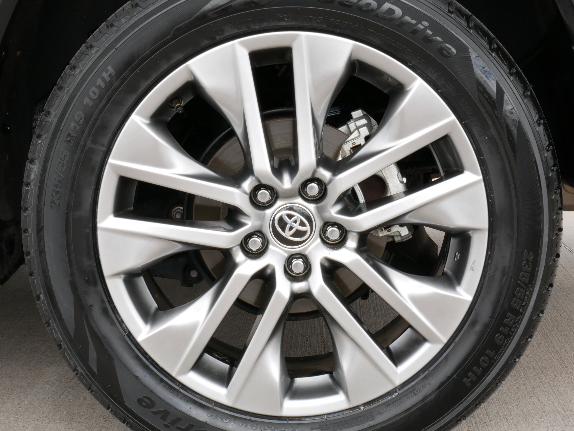 Used 2023 Toyota RAV4 Limited image 19