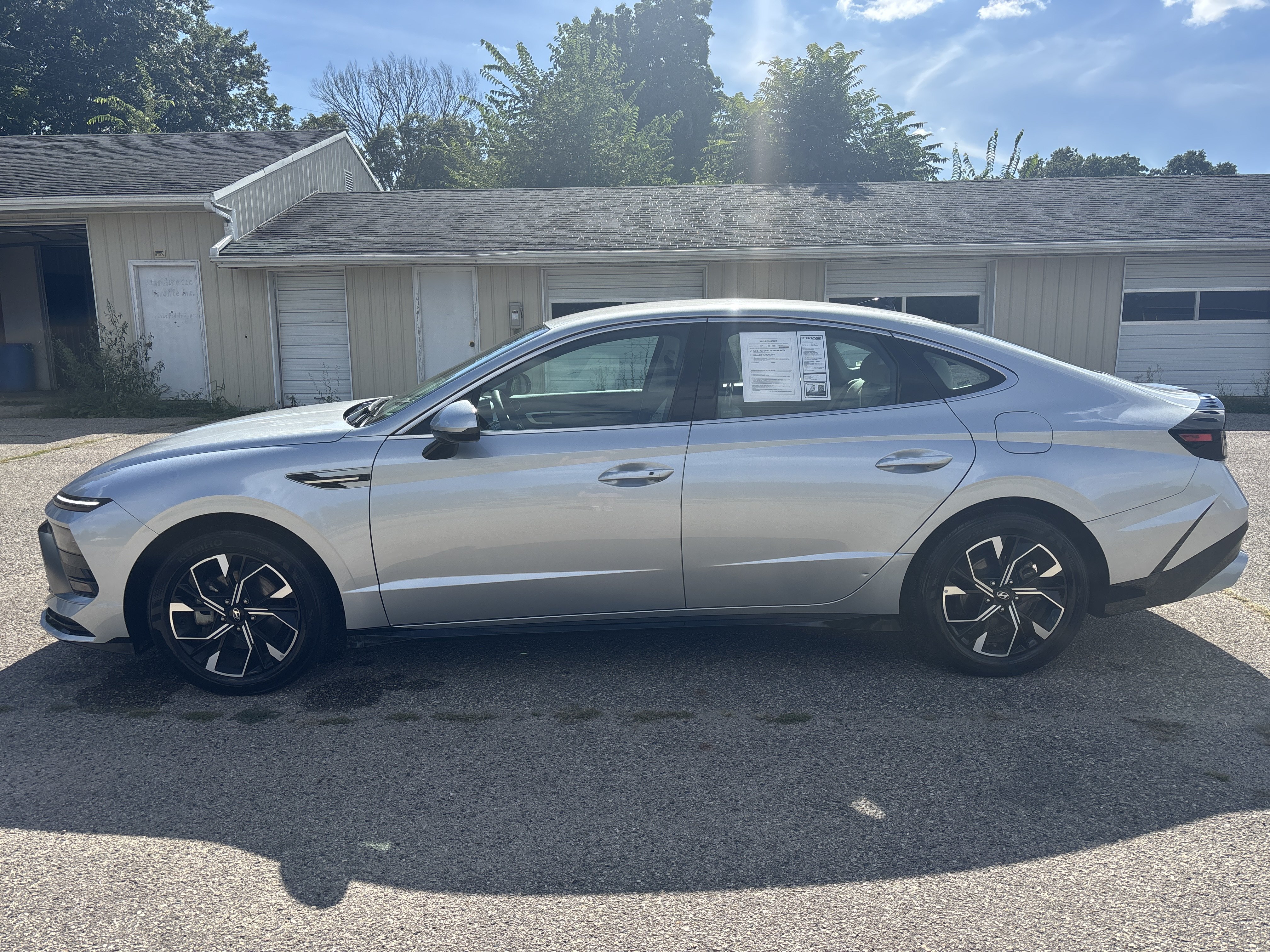 Used 2025 Hyundai Sonata SEL FWD image 8