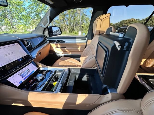 Used 2023 Jeep Grand Wagoneer L Series III AWD/4WD image 27