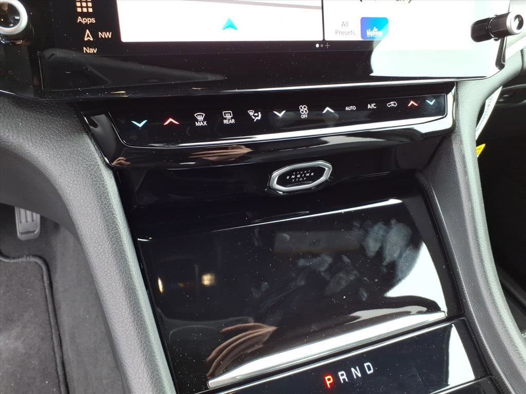 New 2026 Jeep Grand Cherokee Altitude image 13