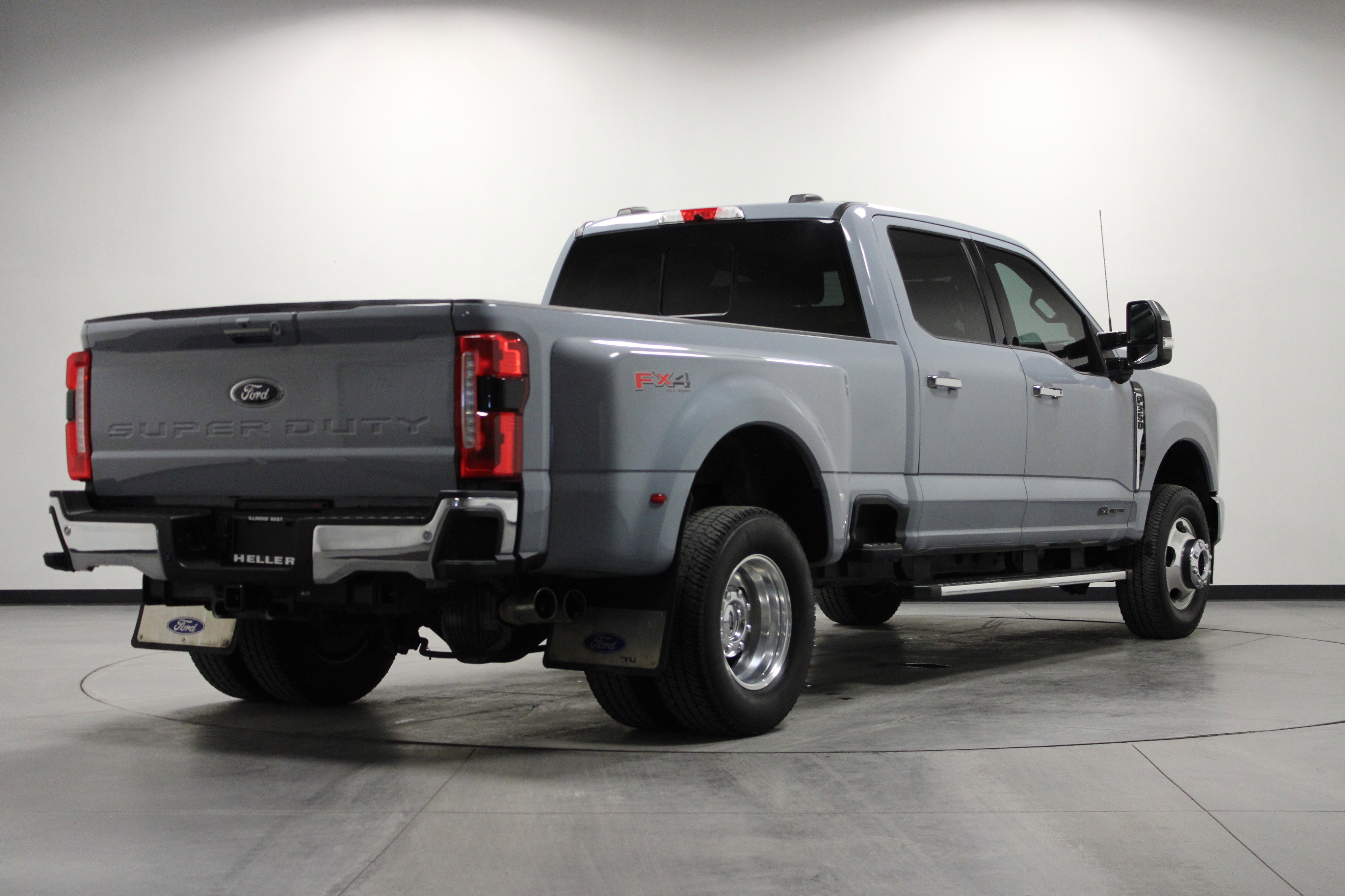 Used 2024 Ford F350 Lariat w/ Chrome Package image 4