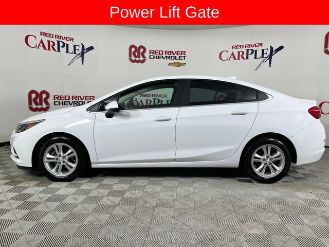 Used 2017 Chevrolet Cruze LT FWD image 4