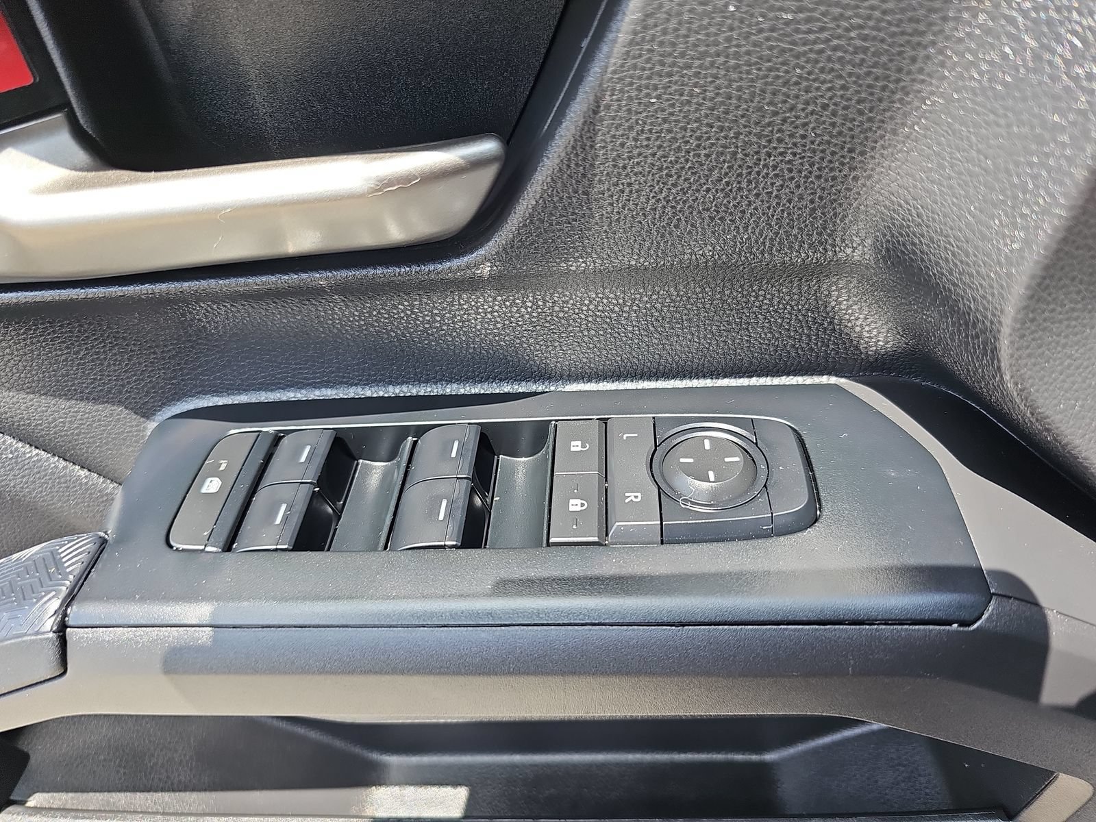 Used 2025 Toyota Tacoma TRD Sport AWD/4WD image 30