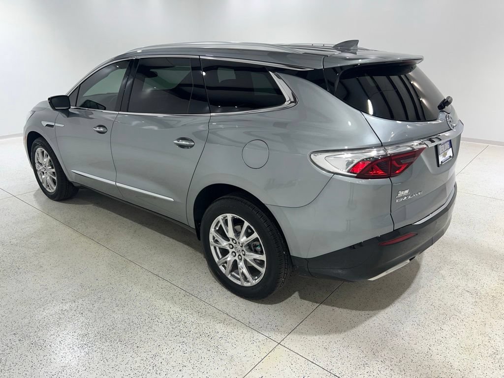 Used 2024 Buick Enclave Essence w/ Experience Buick Package FWD image 3