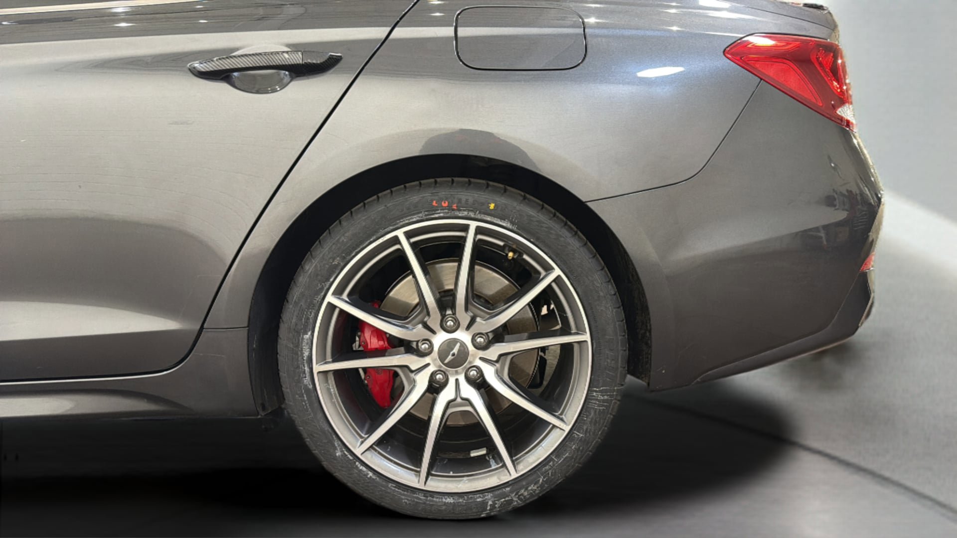 Used 2019 Genesis G70 3.3T Advanced RWD image 37
