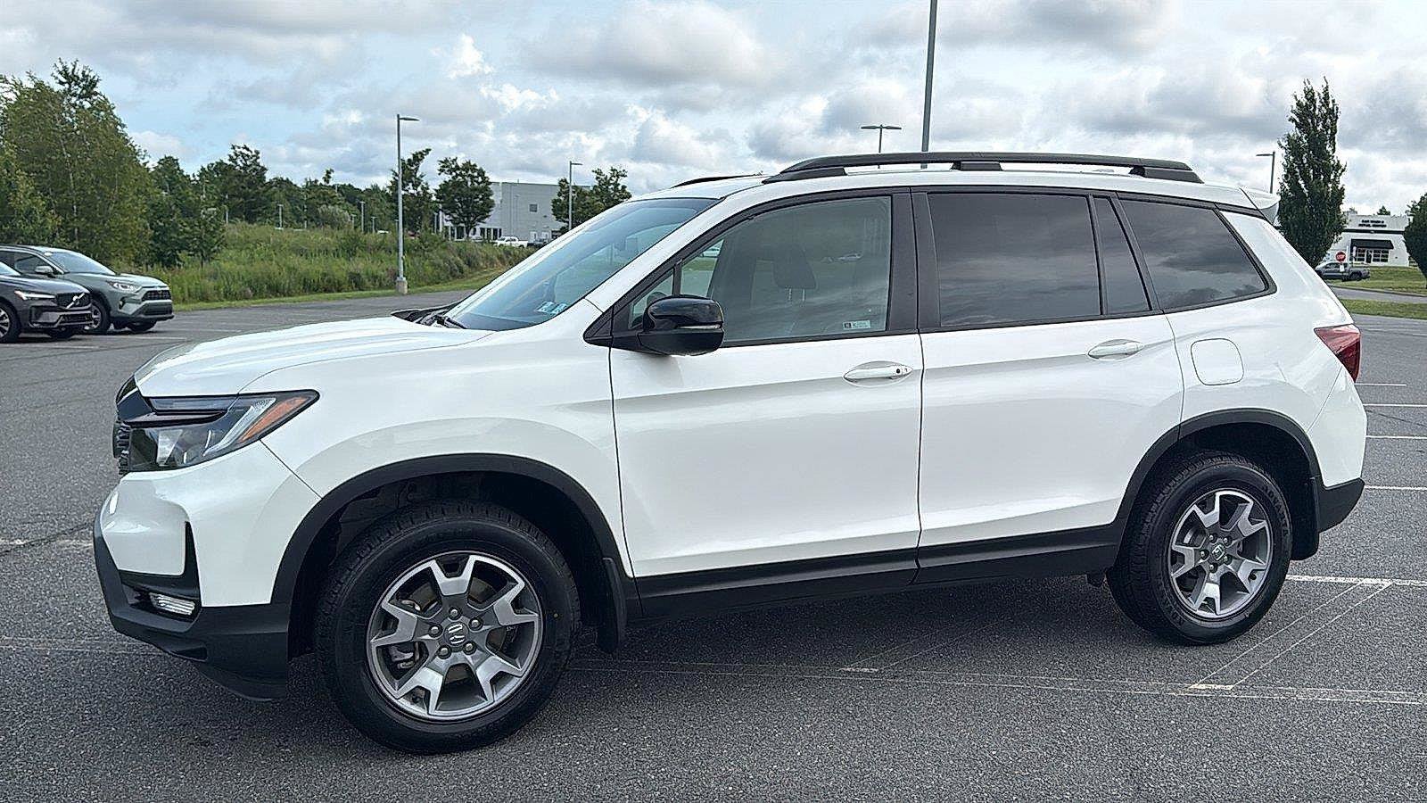 Used 2023 Honda Passport TrailSport image 12