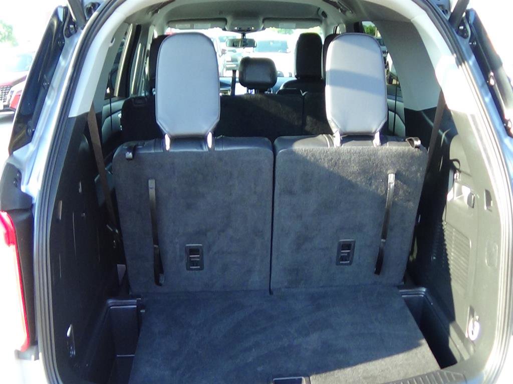 Used 2024 Ford Explorer XLT w/ Equipment Group 202A image 11