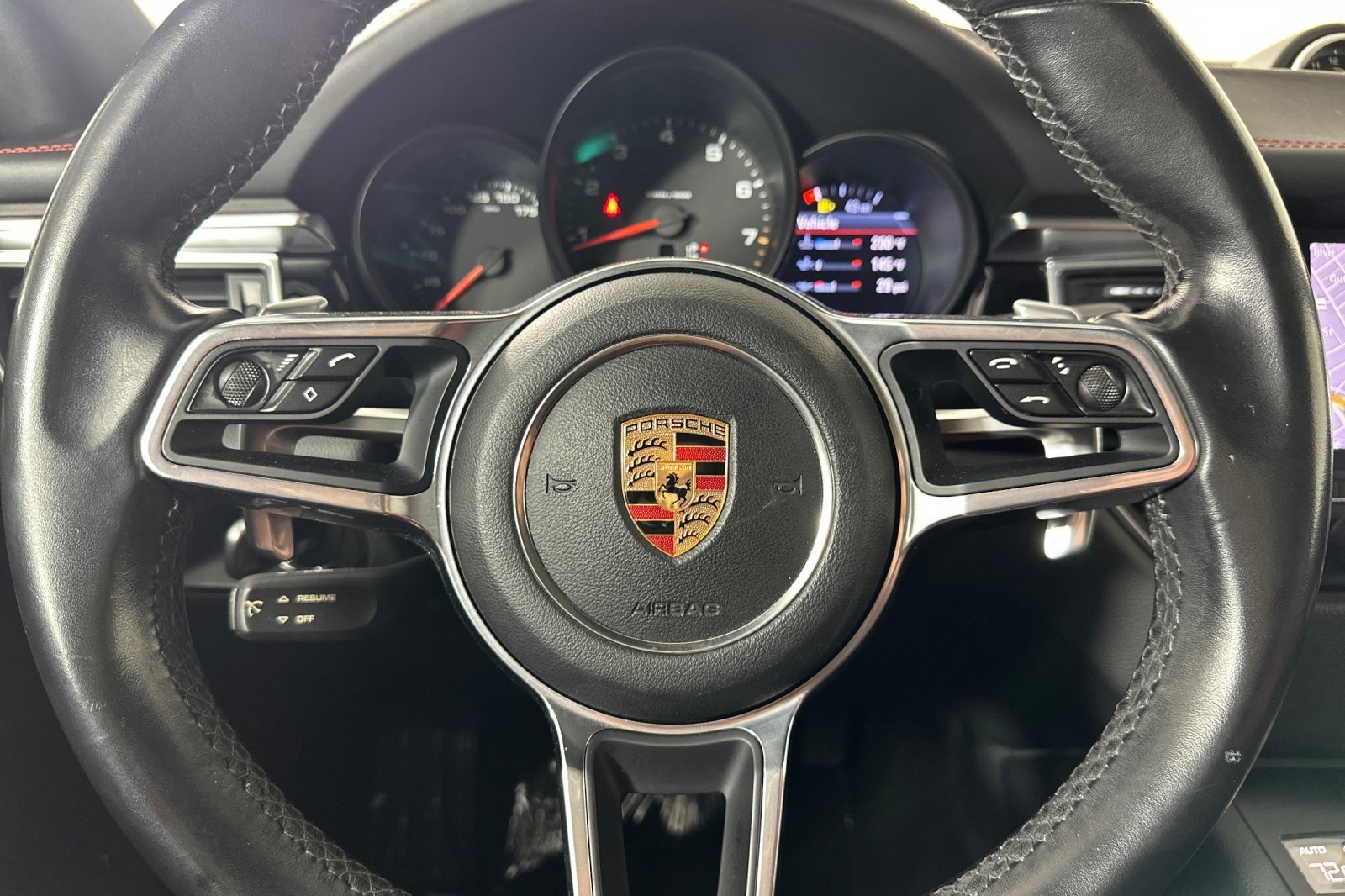 Used 2018 Porsche Macan AWD/4WD image 22