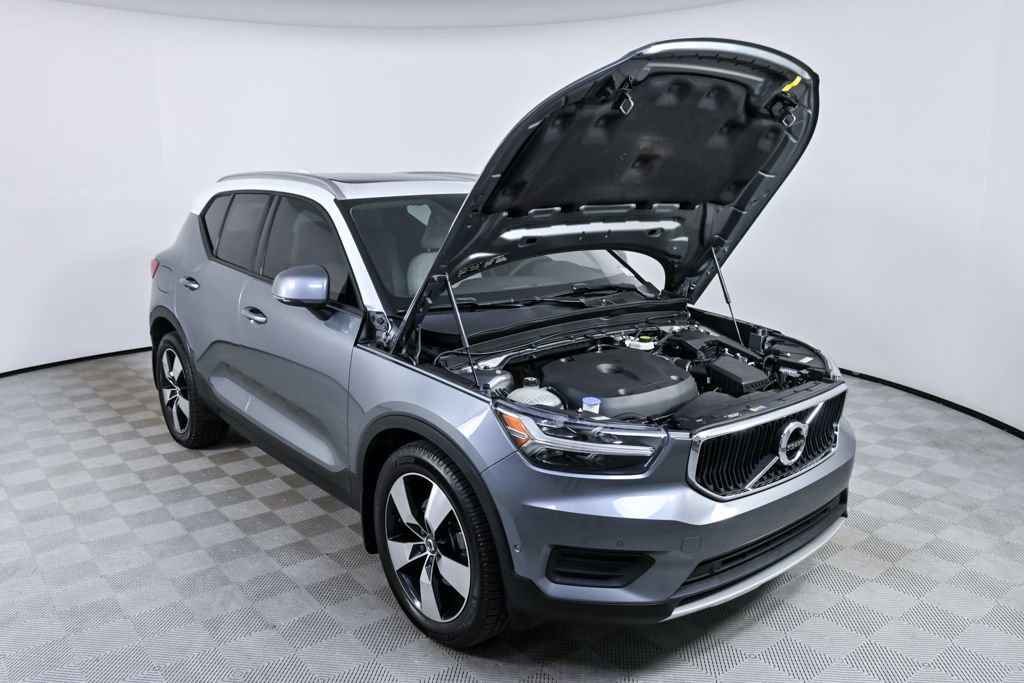 Used 2019 Volvo XC40 T5 Momentum image 32