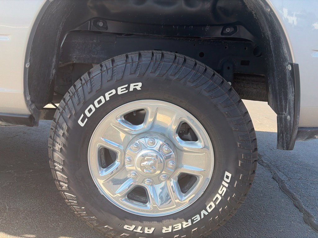 Used 2022 RAM 2500 Tradesman w/ Chrome Appearance Group AWD/4WD image 13