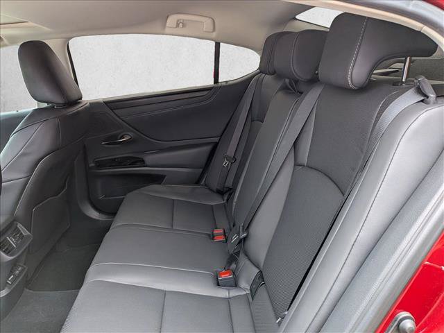 Used 2025 Lexus ES 300h w/ Premium Package FWD image 17