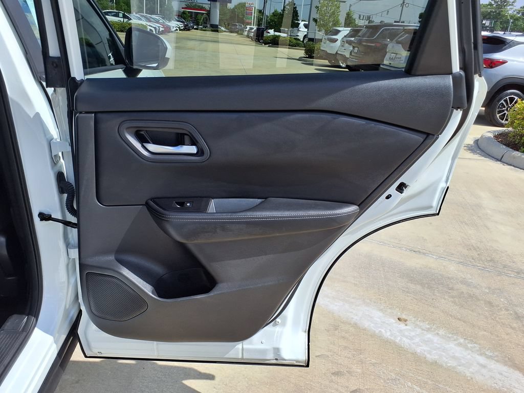 Used 2024 Nissan Rogue SV FWD image 21