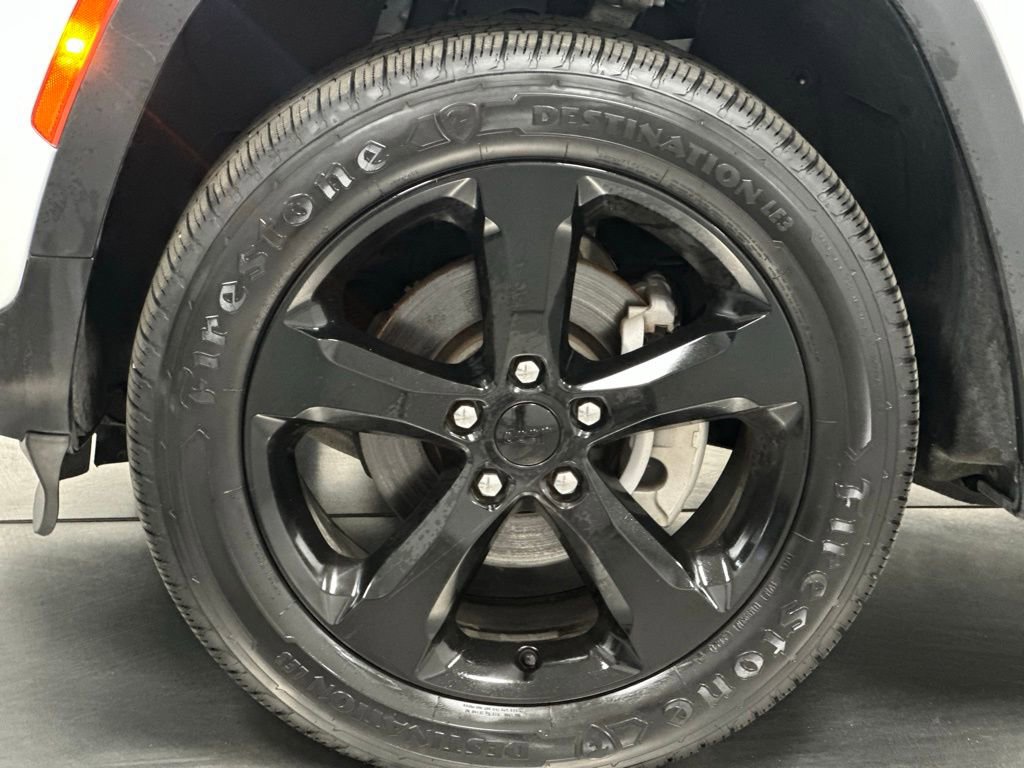 Used 2023 Jeep Grand Cherokee Altitude image 28