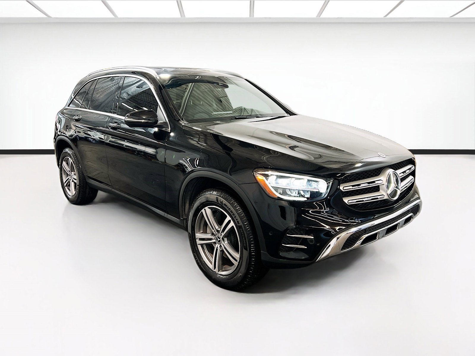 Used 2022 Mercedes-Benz GLC 300 4MATIC image 3