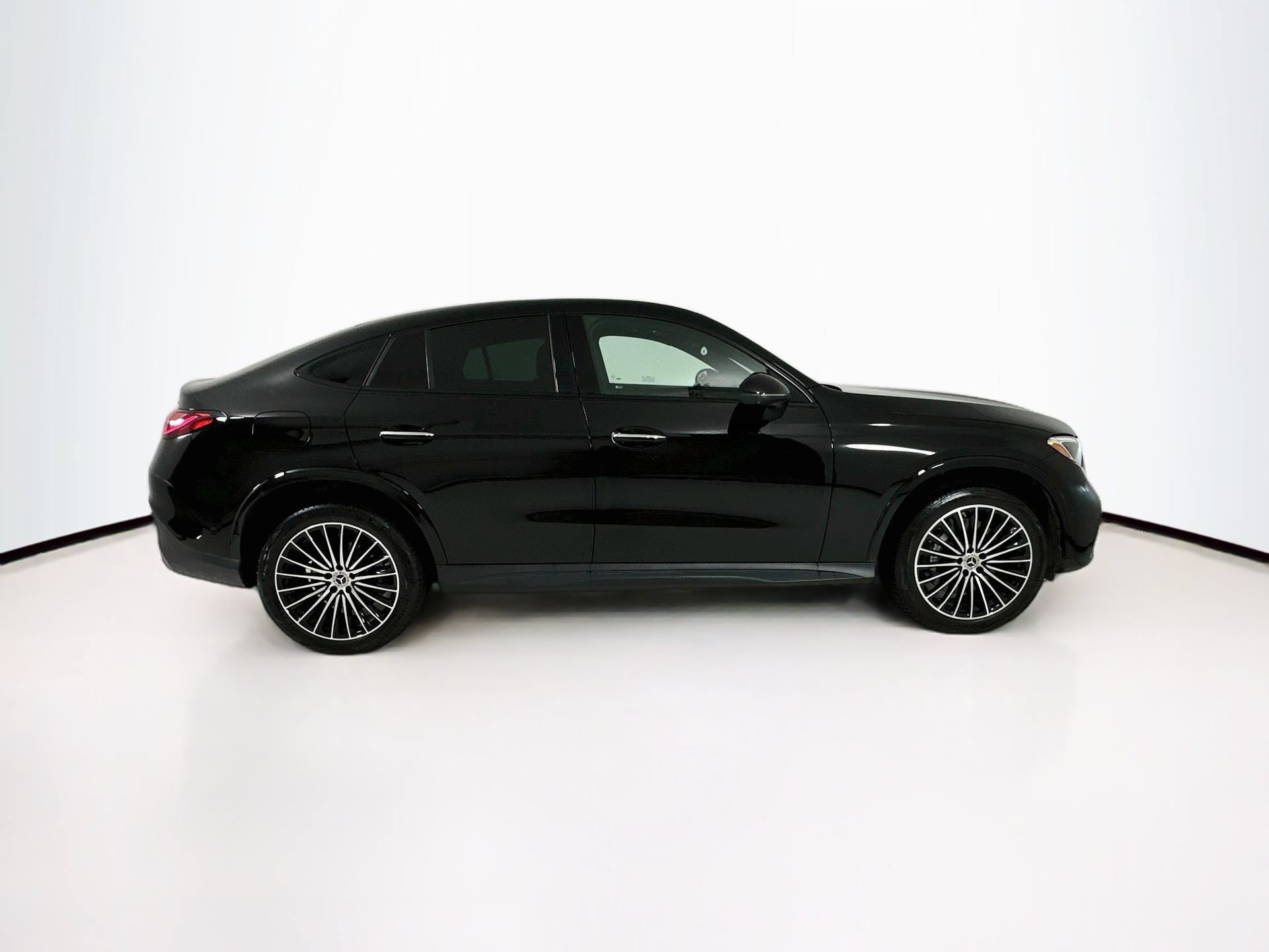 Certified 2025 Mercedes-Benz GLC 300 4MATIC image 9