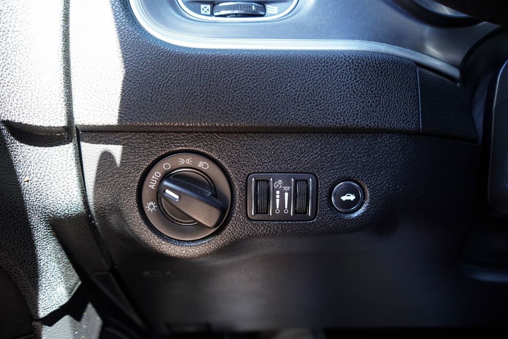 Used 2022 Dodge Charger SXT image 25