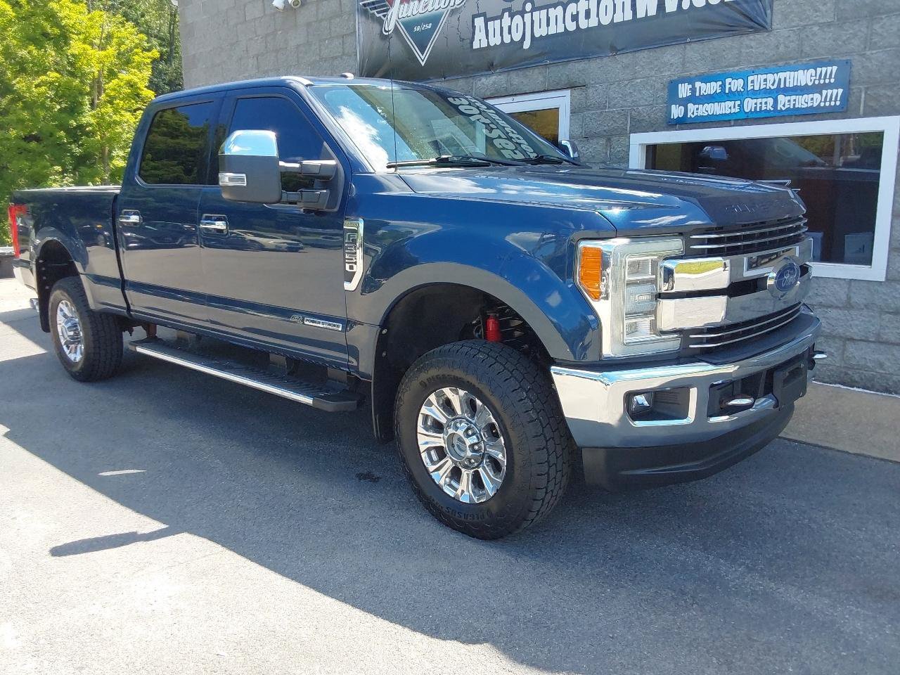 Used 2017 Ford F350 Lariat w/ Lariat Ultimate Package AWD/4WD image 2