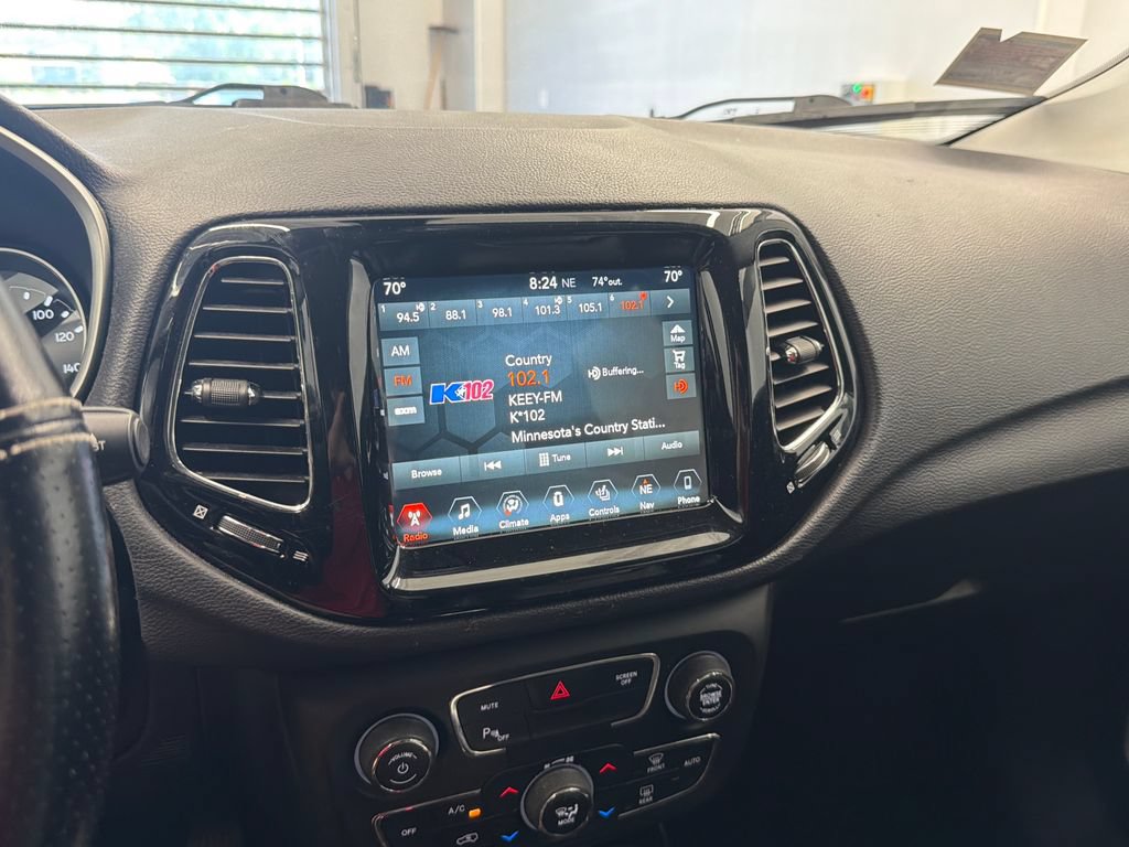 Used 2018 Jeep Compass Limited w/ Navigation Group AWD/4WD image 26