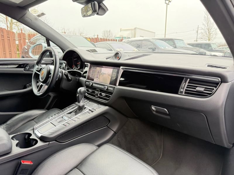 Used 2021 Porsche Macan AWD/4WD image 26
