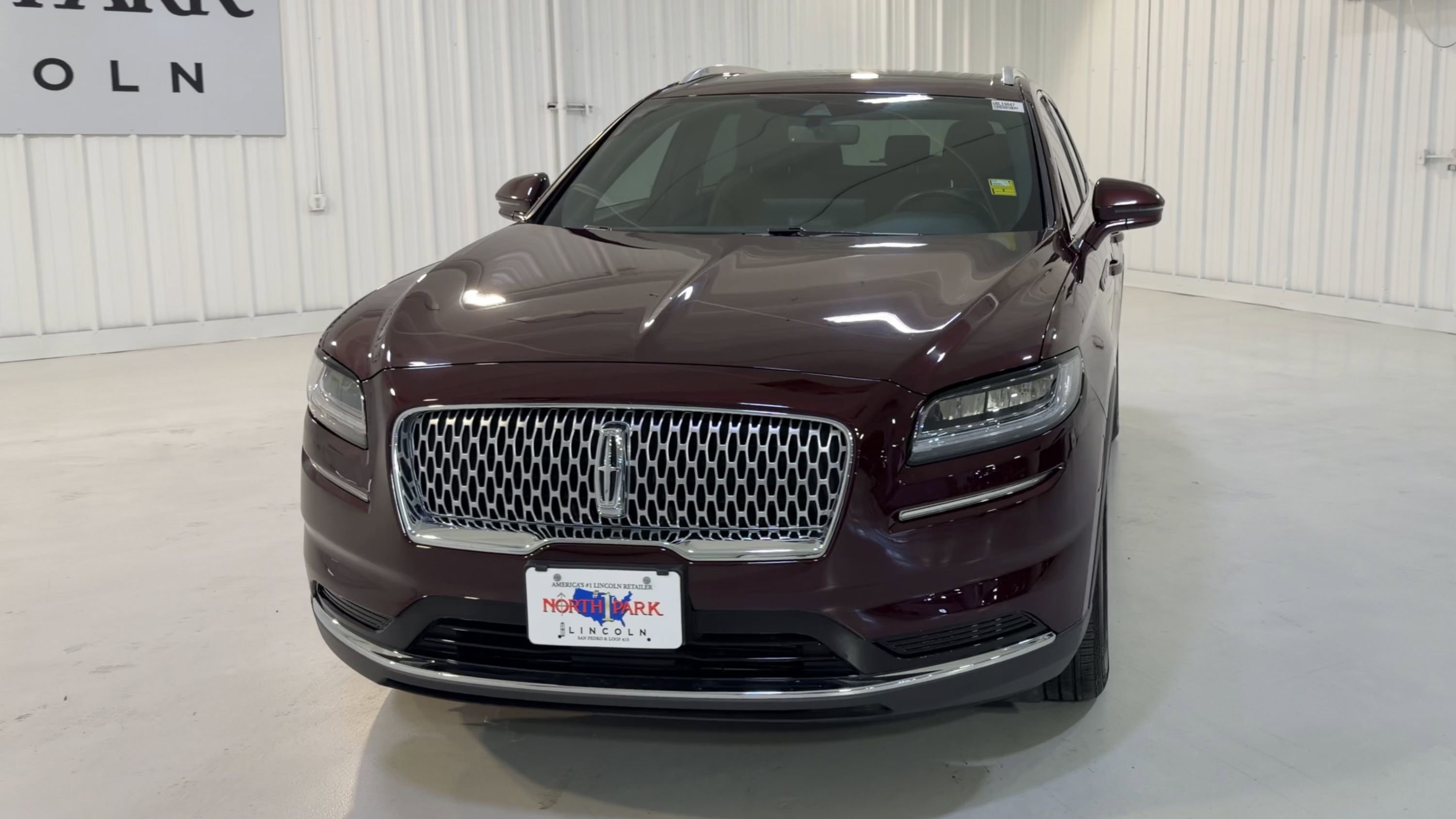 Used 2023 Lincoln Nautilus Reserve AWD/4WD image 4