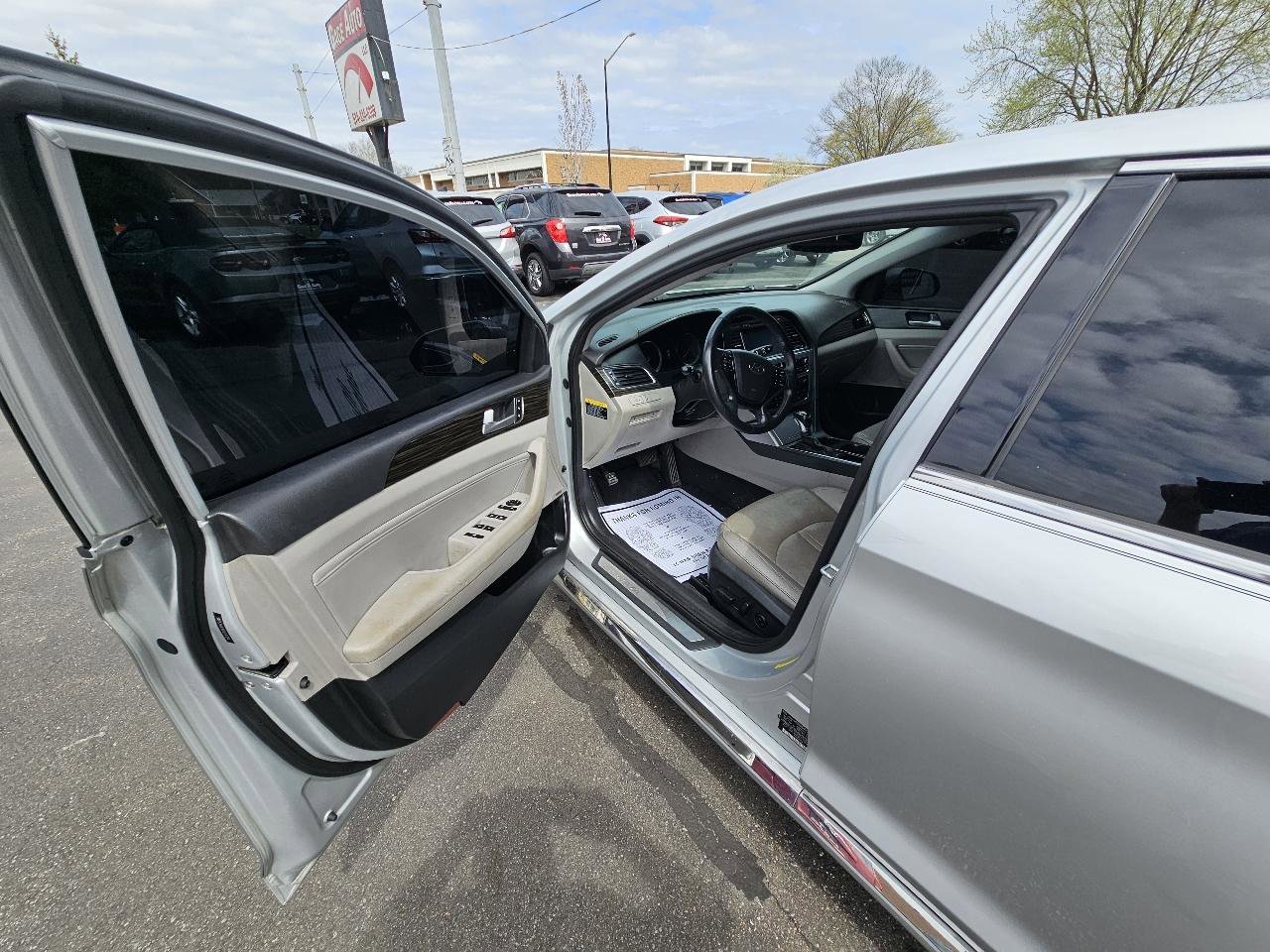 Used 2016 Hyundai Sonata Limited w/ Option Group 04 FWD image 18