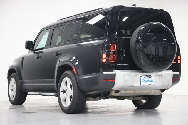 Used 2023 Land Rover Defender 130 SE image 12
