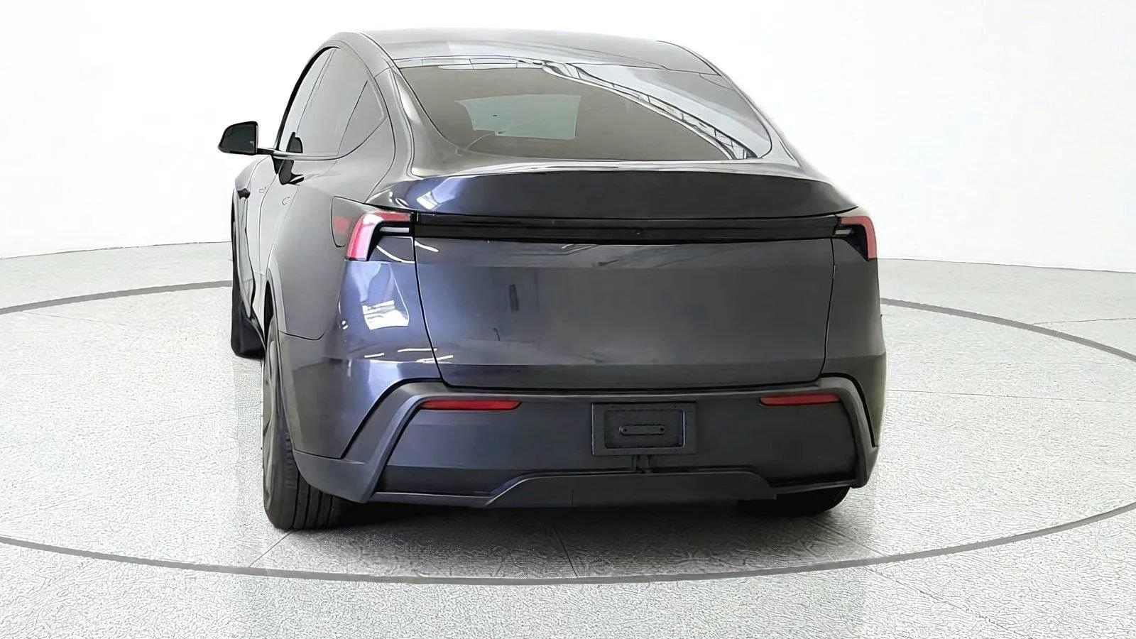 Used 2026 Tesla Model Y 2WD image 7