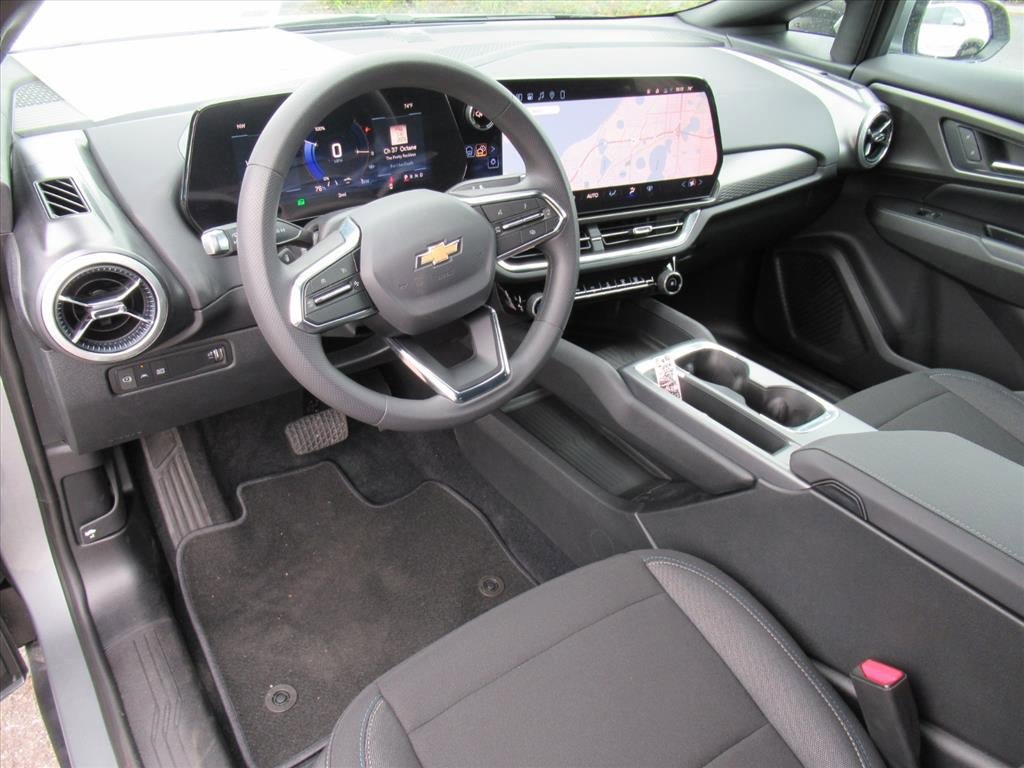 New 2026 Chevrolet Equinox EV LT image 15