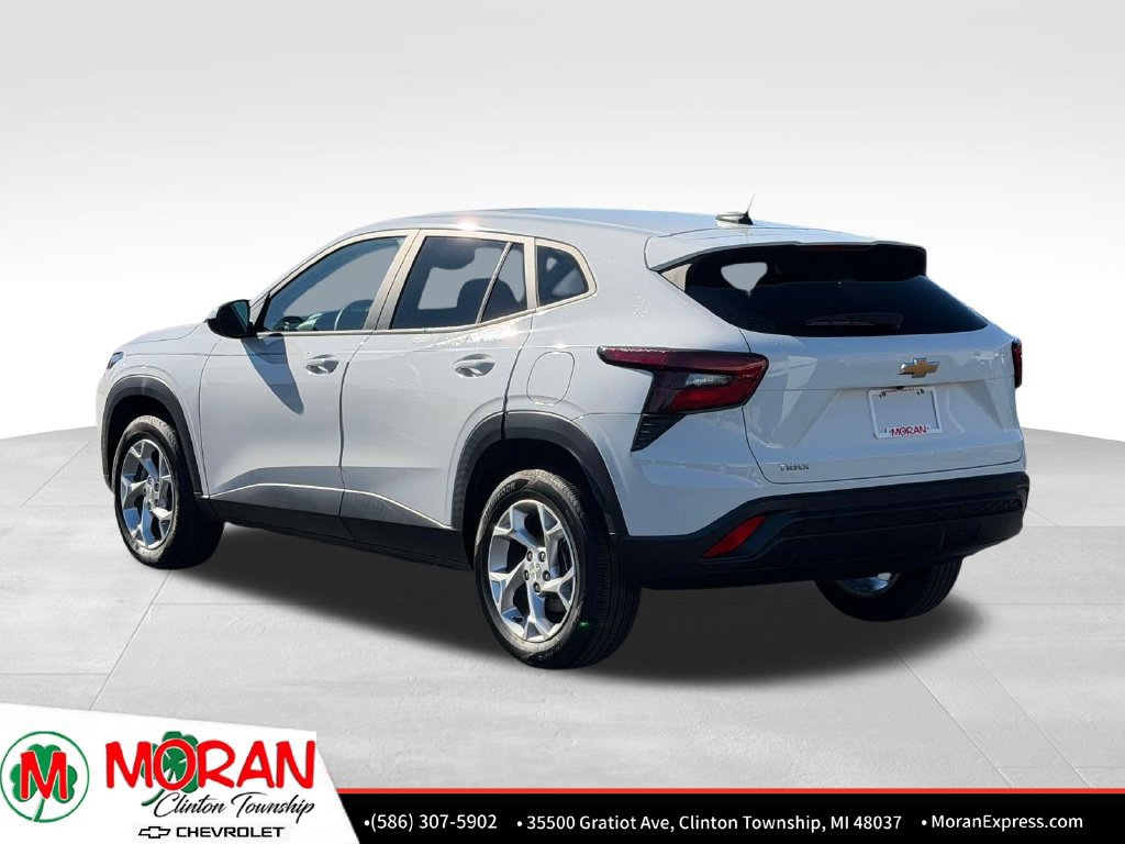 Certified 2024 Chevrolet Trax LS w/ LS Convenience Package FWD image 4