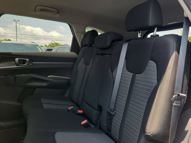 Used 2022 Kia Sorento LX FWD image 9