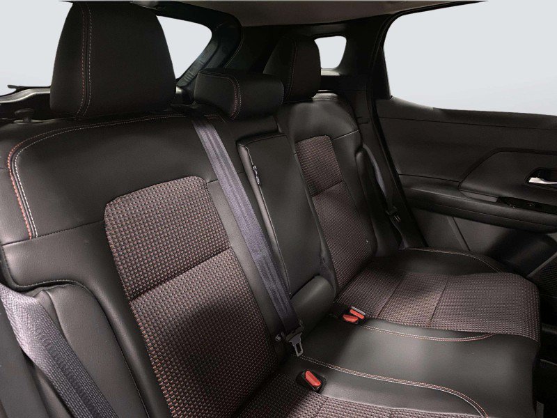 New 2026 Nissan Kicks SR w/ Cold Weather Package FWD image 30