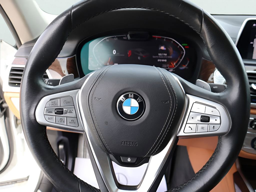 Used 2021 BMW 740i xDrive w/ Premium Package image 32