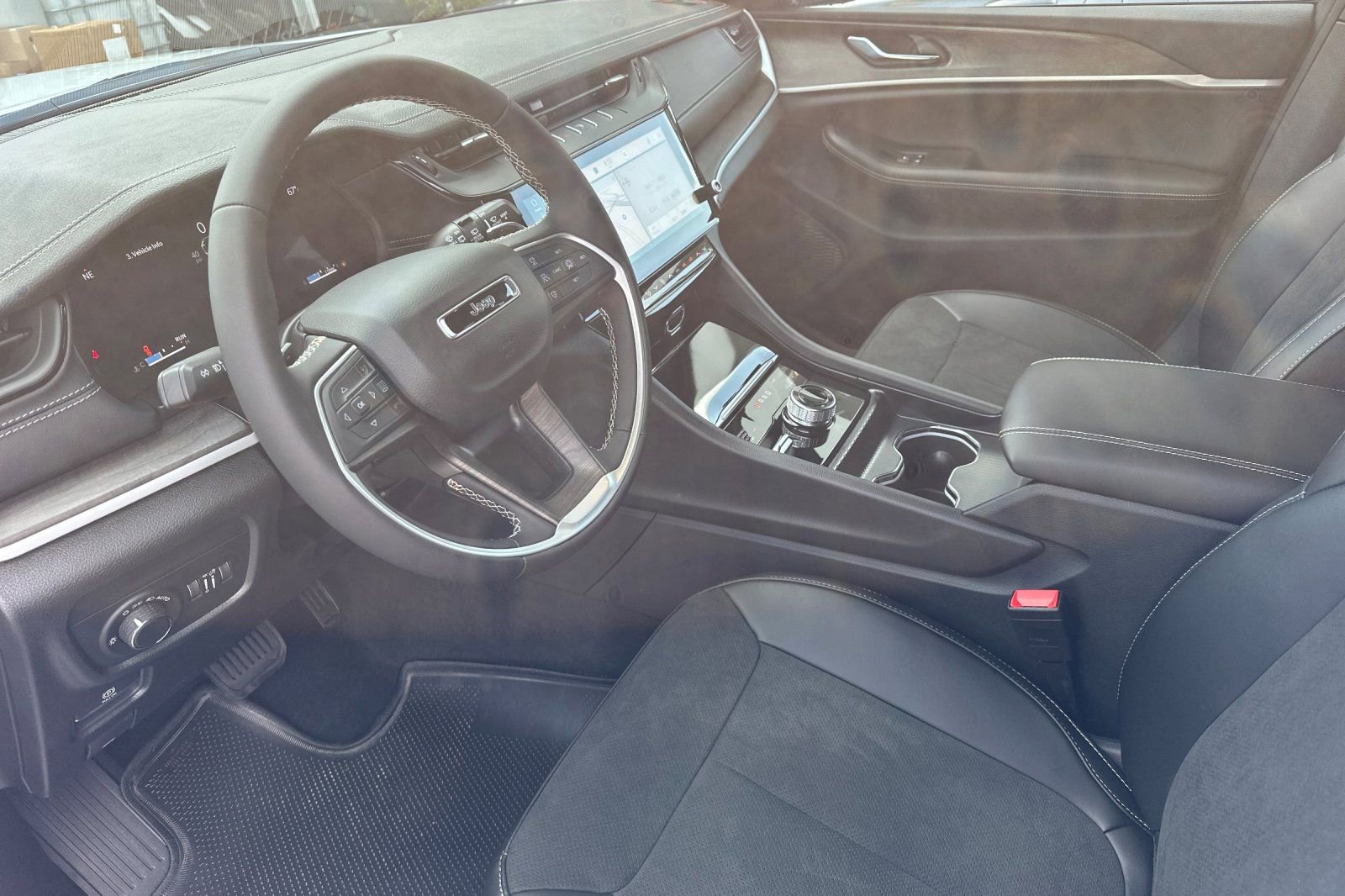 New 2026 Jeep Grand Cherokee L 4WD image 10