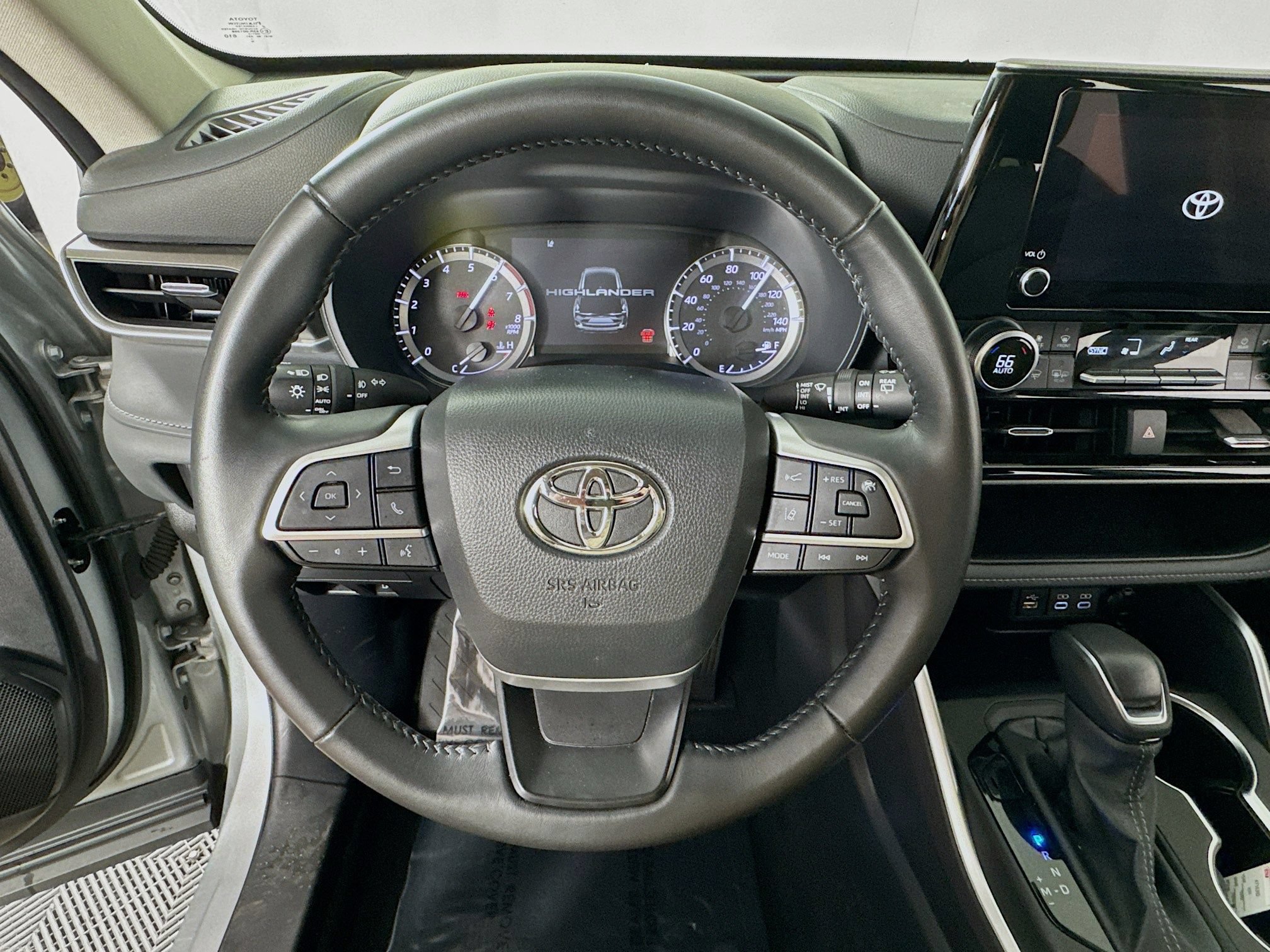Certified 2024 Toyota Highlander LE AWD/4WD image 13
