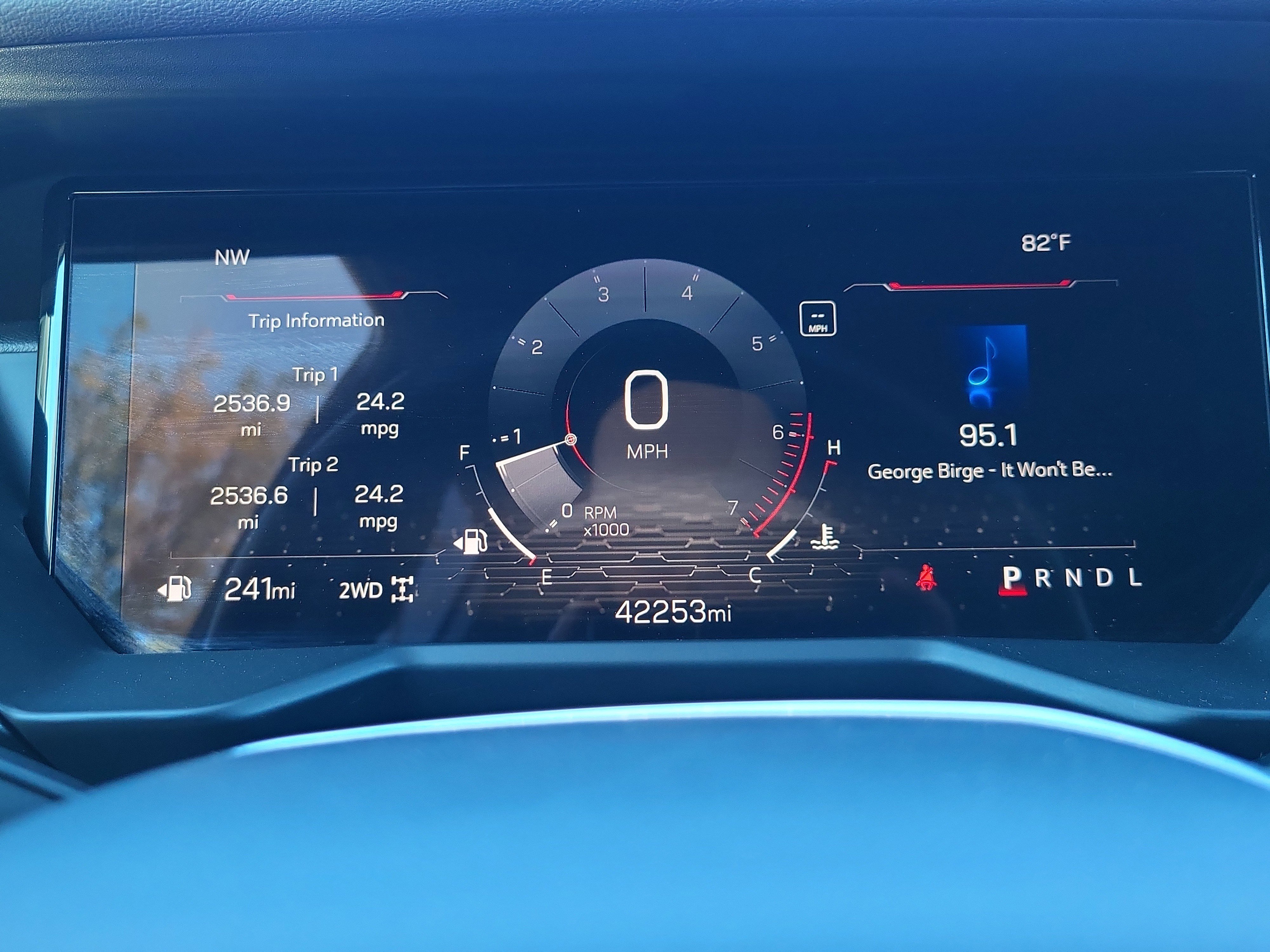 Used 2024 GMC Acadia Elevation image 18