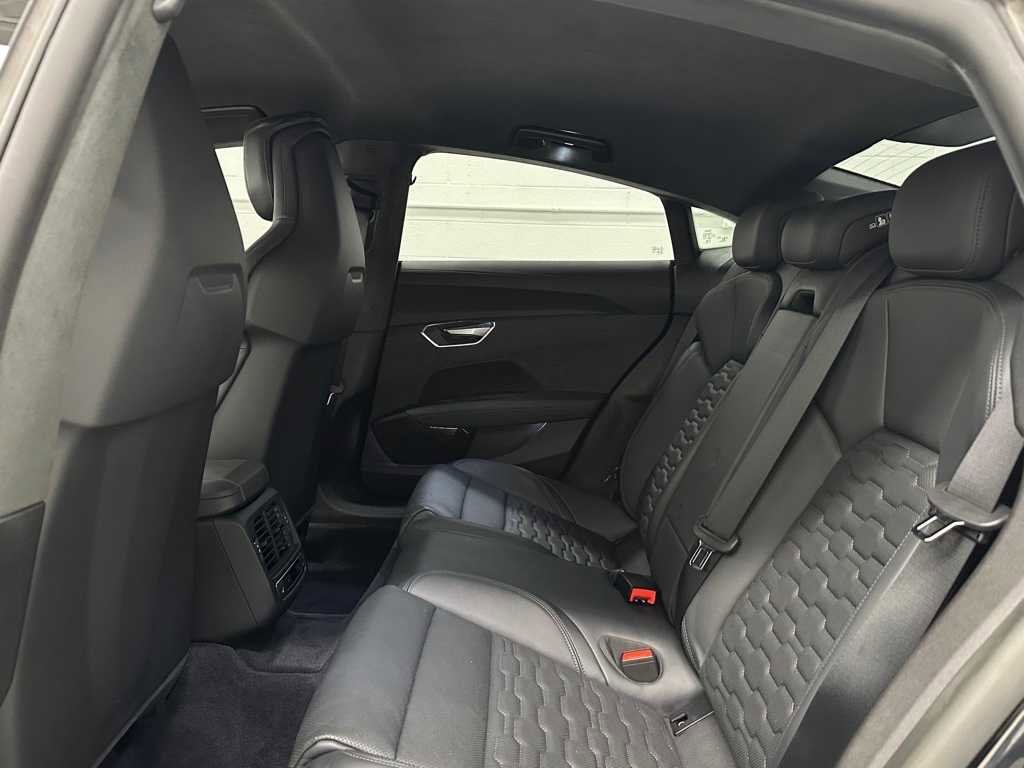 Used 2023 Audi RS e-tron GT w/ Carbon Performance Package image 15