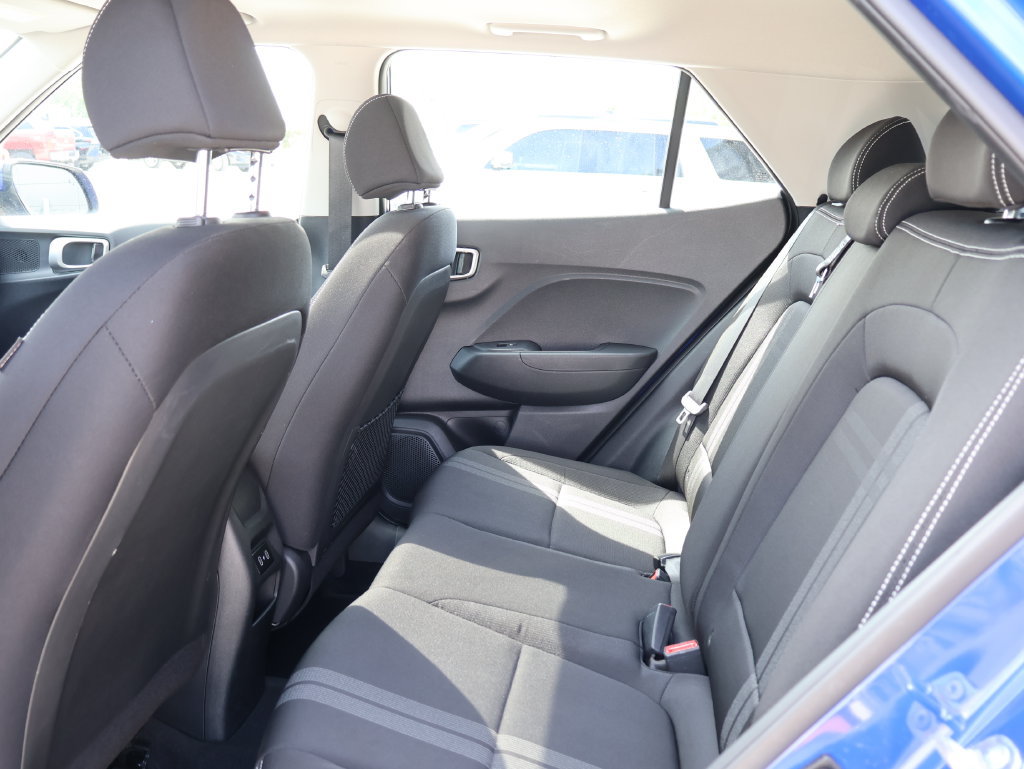 Used 2025 Hyundai Venue SEL FWD image 16