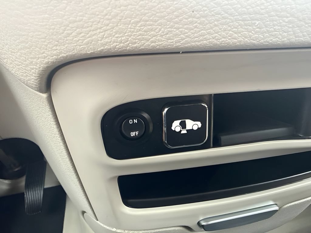 Used 2021 Chrysler Voyager Lxi w/ Cold Weather Group FWD image 11