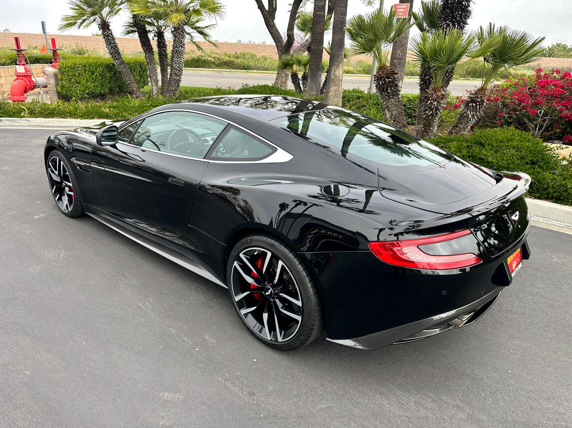 Used 2016 Aston Martin Vanquish Coupe image 12