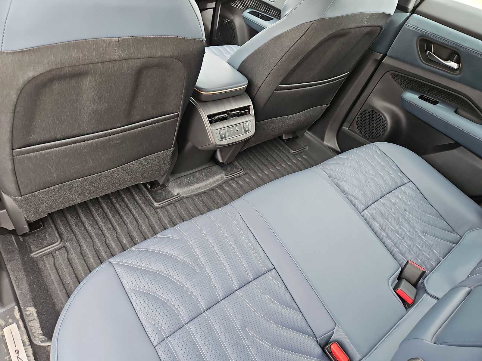 Used 2023 Nissan Ariya image 19