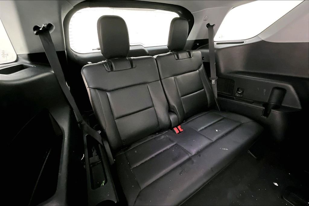 Used 2022 Ford Explorer XLT w/ Equipment Group 202A image 34