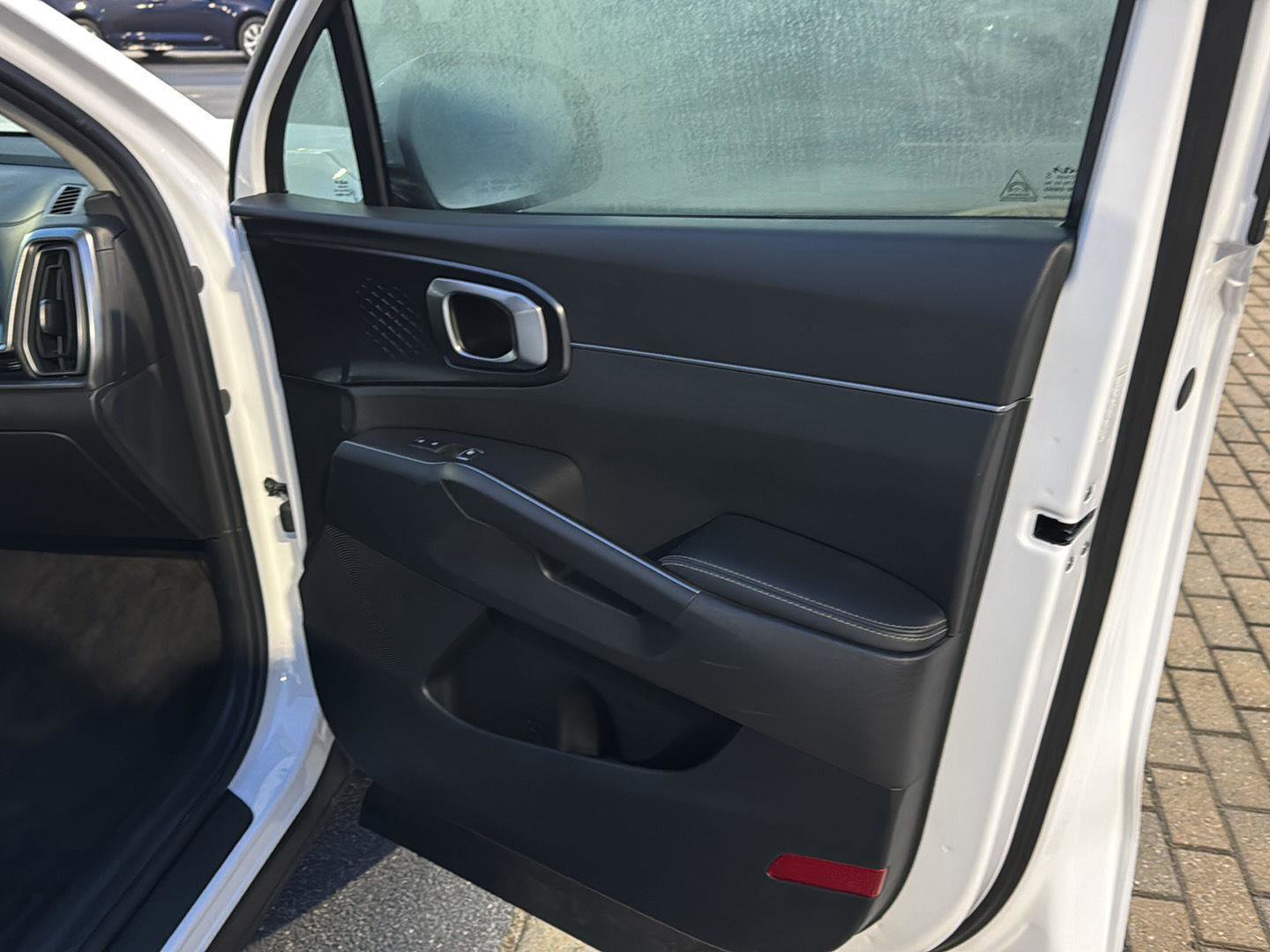 Used 2024 Kia Sorento S image 12