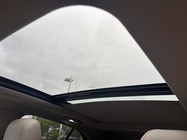 Used 2023 Cadillac XT4 Premium Luxury w/ Cold Weather Package FWD image 10