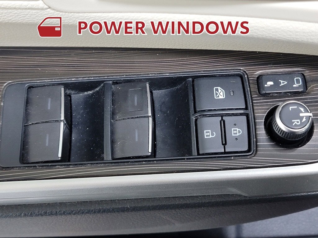 Used 2021 Toyota Sienna Limited FWD image 29
