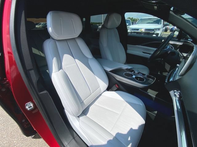 Used 2024 Cadillac Lyriq Luxury RWD image 27