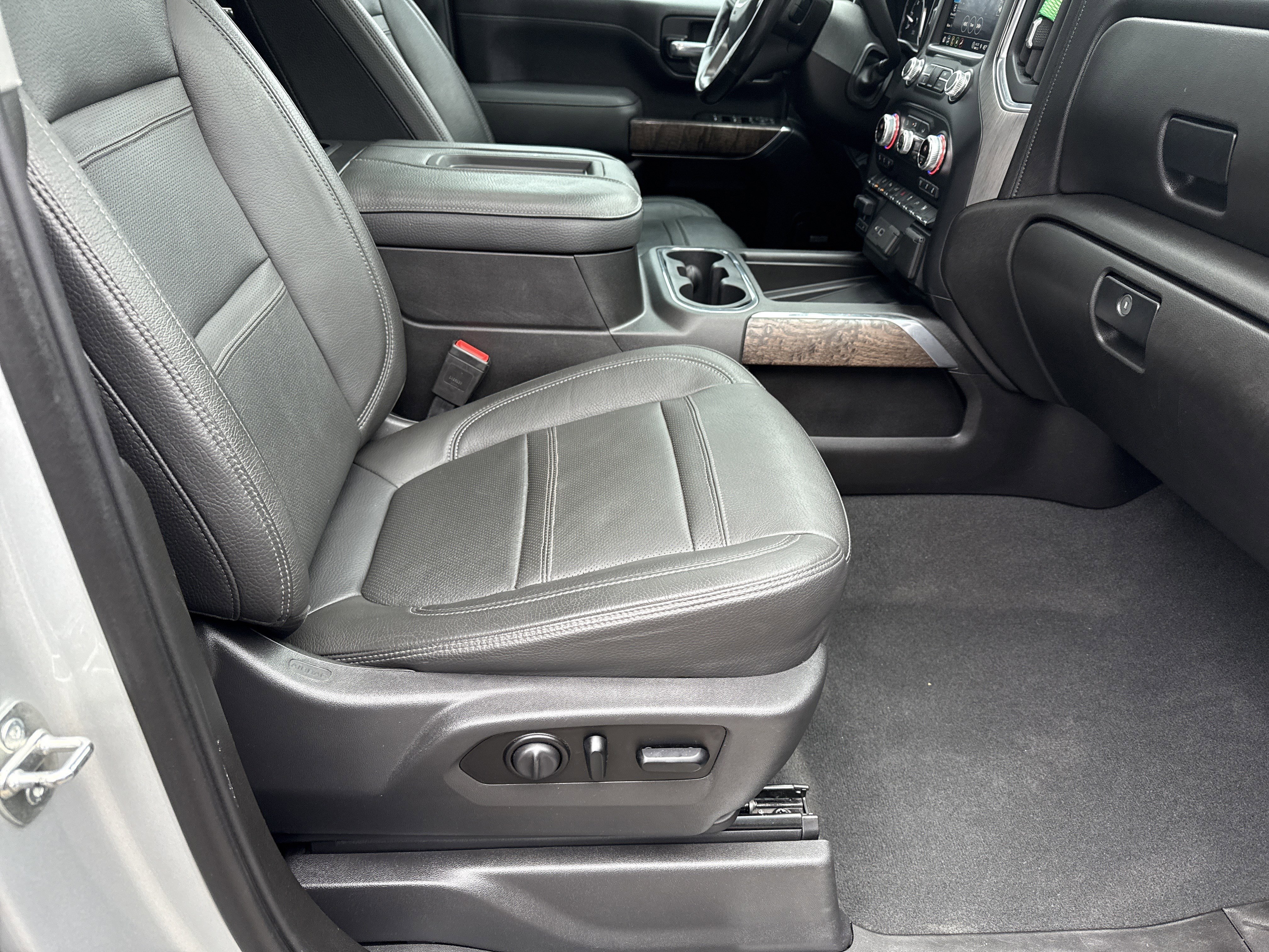 Used 2021 GMC Sierra 3500 Denali w/ Denali Ultimate Package image 15