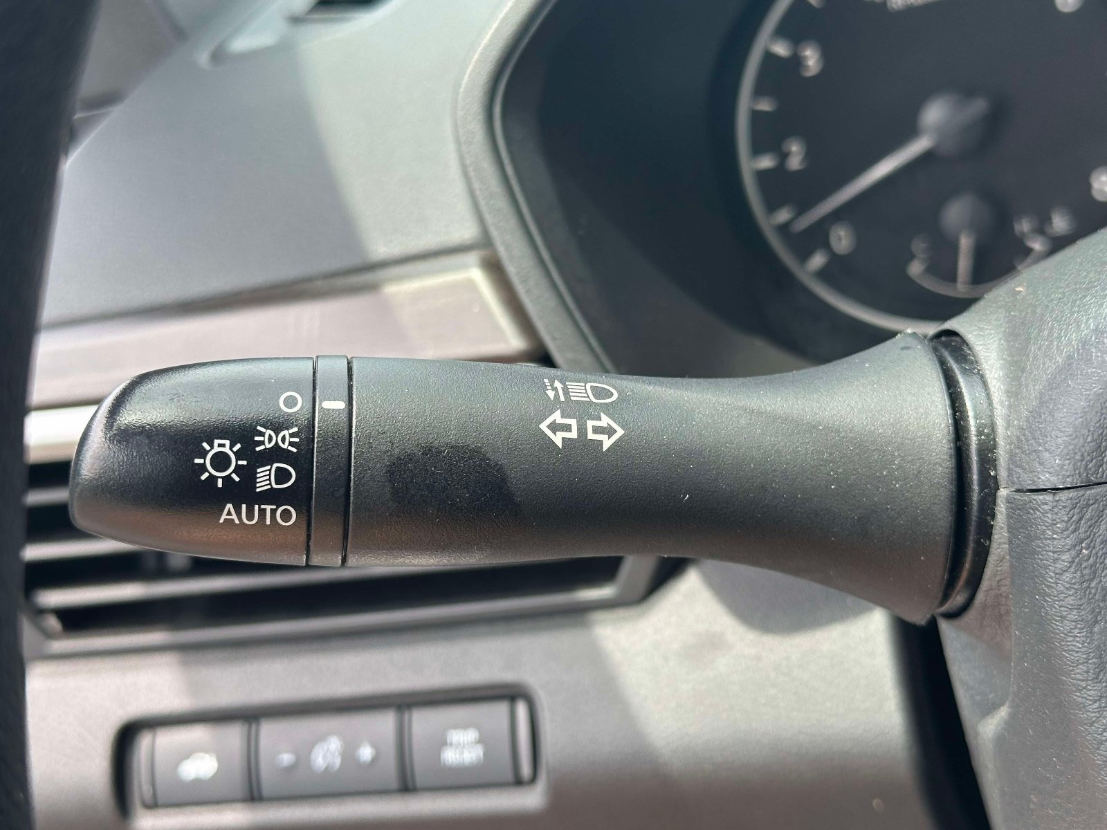 Used 2024 Nissan Altima 2.5 SV FWD image 17